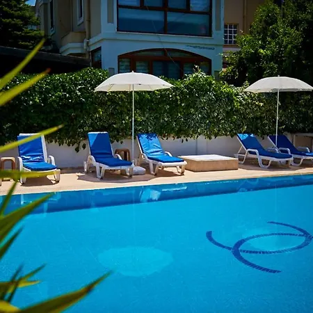 Two Seas Bougainvillaea Marmaris
